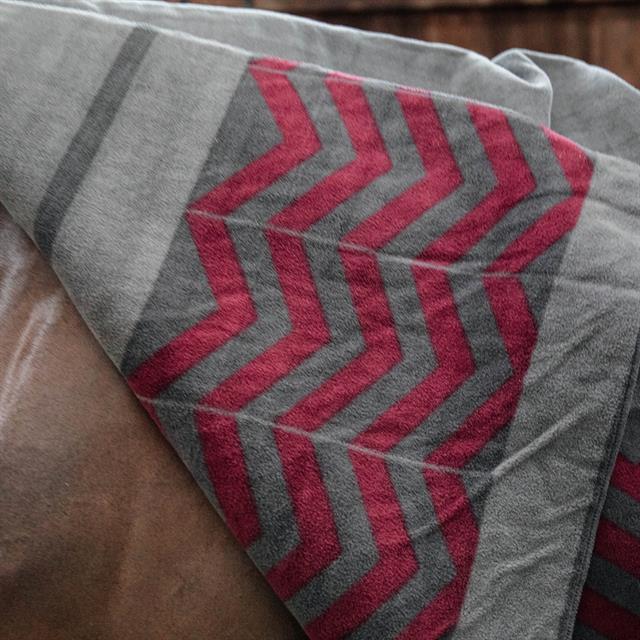 Abschwitzdecke Heavy Fleece Square Fishbone Kentucky Dunkelrot