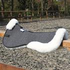 Zadelonderlegger Harry's Horse Riser Pad Faux Fur Schwarz-Beige